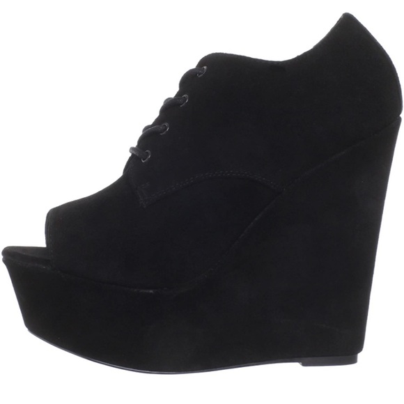 Steve Madden Black Peep Toe Suede Heels (7.5) - Picture 2 of 6